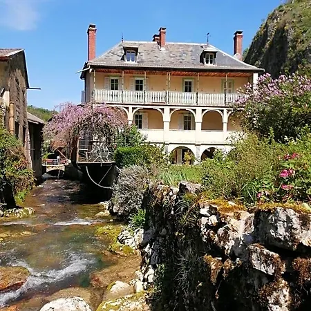 Au Fil De L'eau